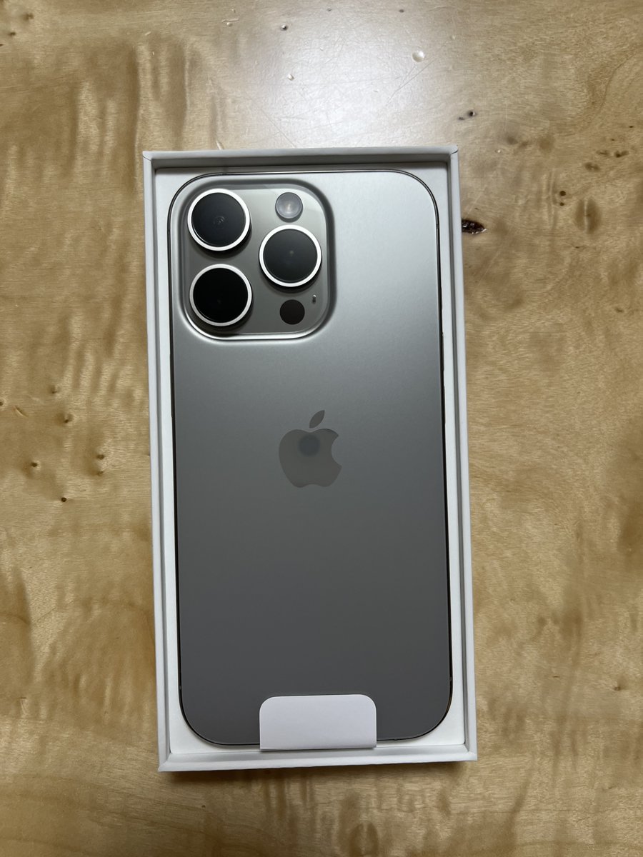 _taka_blog's tweet image. 現在使用しているiPhone13がライトニングから充電できなくなってしまったので、
急遽、買取流し用のiPhone16 proを開封してしまいました!笑
めちゃサクサク動いて気持ちいいです!
ちょっとオーバースペックですが、この分も稼げるように、ますますせどりを頑張ろうと心に誓いました💪💪…
