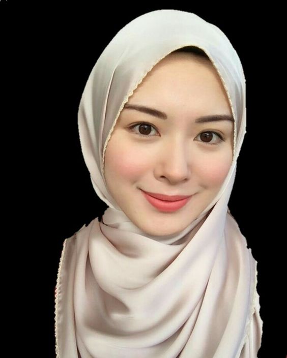 CelebrityVSCel3's tweet photo. The captivating Ayana Jihye Moon 💕
Absolutely no competition!

#Hijabi #AyanaMoon https://t.co/ICAYa1AAuK
