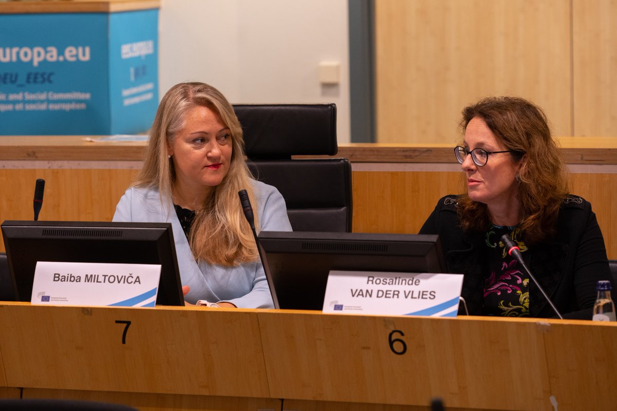 EESC_TEN's tweet photo. ''Decisions for future generations shouldn't be left solely to scientists. Engaging 🇪🇺 #CivilSociety in our Partnership on #RadioactiveWasteManagement is essential'', says @RosalindeEU, Clean Planet Director at @EUScienceInnov in @EU_Commission
LIVE▶️https://t.co/ACXOrBrpr2 https://t.co/85zGp5wTni