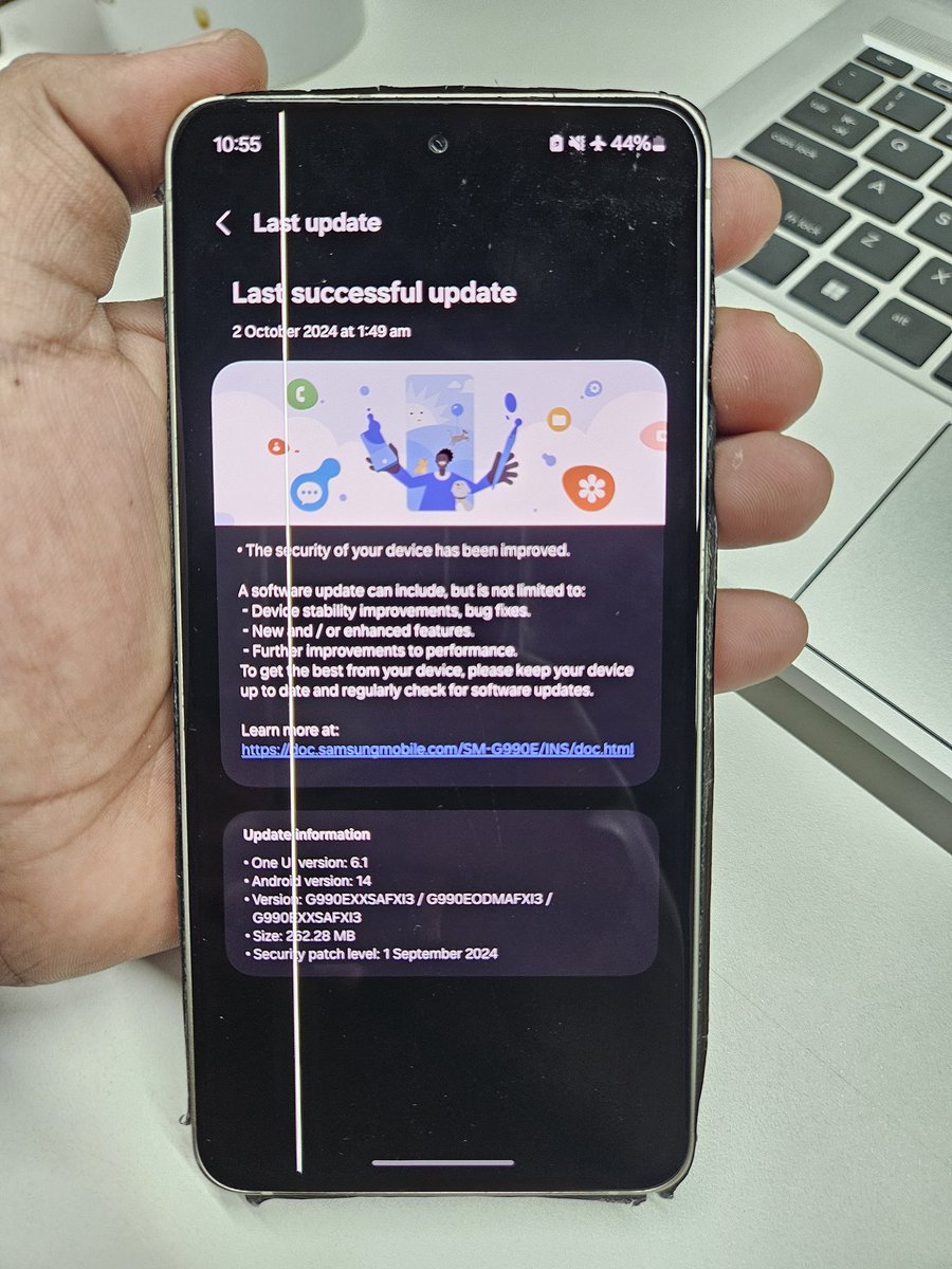 yogprabhu's tweet photo. @SamsungIndia @SamsungMobile 
What an update Sirji. 🤬
My <2 years old Samsung S21 FE 5G received well known Green line issue through your update.
Asking for help to get this issue resolve.
@SamsungIndia @TechWiser @MrPerfectTech @ShokeenSanchit @TechnicalGuruji @GyanTherapy https://t.co/uuerewTane