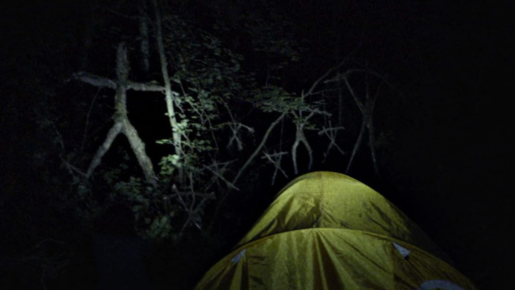 HammerAndGrease's tweet photo. Day 16: The Blair Witch Project 

It was popular to hate this movie for a while but I've always loved it. The performances are hauntingly authentic and it has some genuinely chilling scenes, ESPECIALLY that ending. It wasn't the first found footage film but it is the most iconic. https://t.co/E1BSmkBA0u