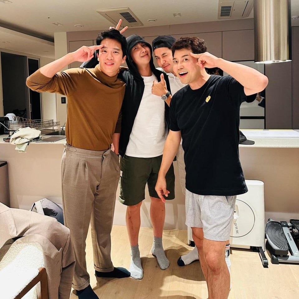 PT_KOREA's tweet photo. TV host Jun Hyunmoo IG Post with Namjoon 171024
 
https://t.co/izR5MTFIPz
 
#ARMY #BangtanBoys #BTS #BTSARMY #防弾少年団 #防彈少年團 #방탄소년단 https://t.co/19f9u6dbV3
