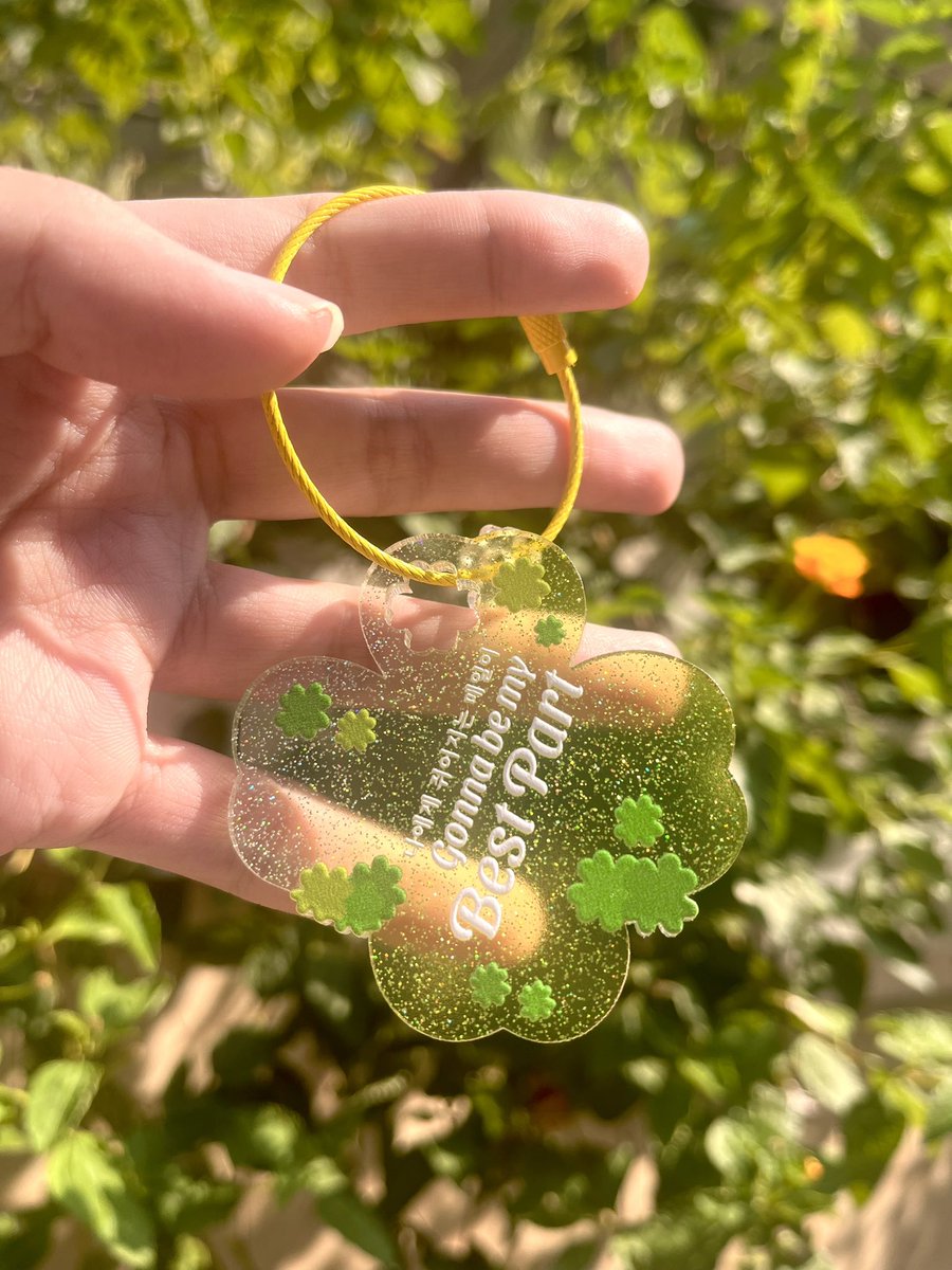 Bebekinoyy's tweet photo. 🍀 RT &amp; likes appreciated 🍀

DAY6 Forever Young WT Freebies
By @Bebekinoyy (bolaubi ig)

✨Acrylic glitter keychain
✨20 October 2024 (D2 only)
✨Limited stock
✨BCIS (jam tba 🥺)

How to claim :
Find me, say hi, ayo bercakap-cakap gemes! Jangan rusuh ya 🥺 #DAY6_3RD_WORLDTOUR https://t.co/68NaqpxksZ