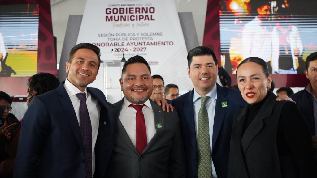 Ray_O_C's tweet photo. El día de hoy rendí protesta al cargo que los ciudadanos de mi bello Cuautlancingo me confirieron, con gran responsabilidad y compromiso lo asumo, entregaré grandes resultados.
A mi partido el @PVEM_Puebla 
A mi líder, dirigente, mentor y gran amigo @natale_jimmy 
A mi familia. https://t.co/SpV71XYAmI