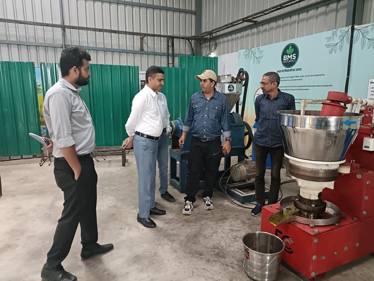 bmsfpc's tweet photo. Yesterday, the Delegation of HCL Foundation visited the processing unit of BMS Organic FPC Ltd. at Sidhauli, Sitapur. Here, they got to know about the process of Branding and Packaging of various Organic Food Products. 
#farmers #FoodProcessingUnit #AgriBusiness #Agriculture #foodprocessingmachinery #agrigoi #sitapur #up #ValmikiJayanti #foodprocessingequipment #foodprocessing