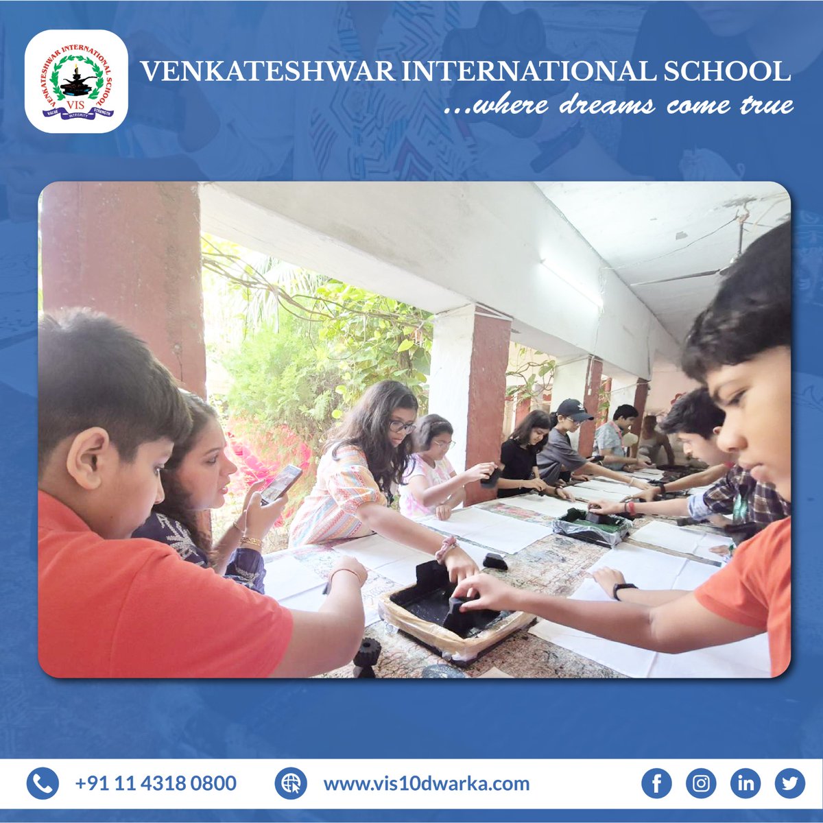 VenkateshwarIn4's tweet image. Embracing Tradition 🎨👐
Class VIII students explored local crafts at Dastkar NGO, learning hand-block printing and celebrating India's artisanal heritage!

#HandBlockPrinting #vis10dwarka