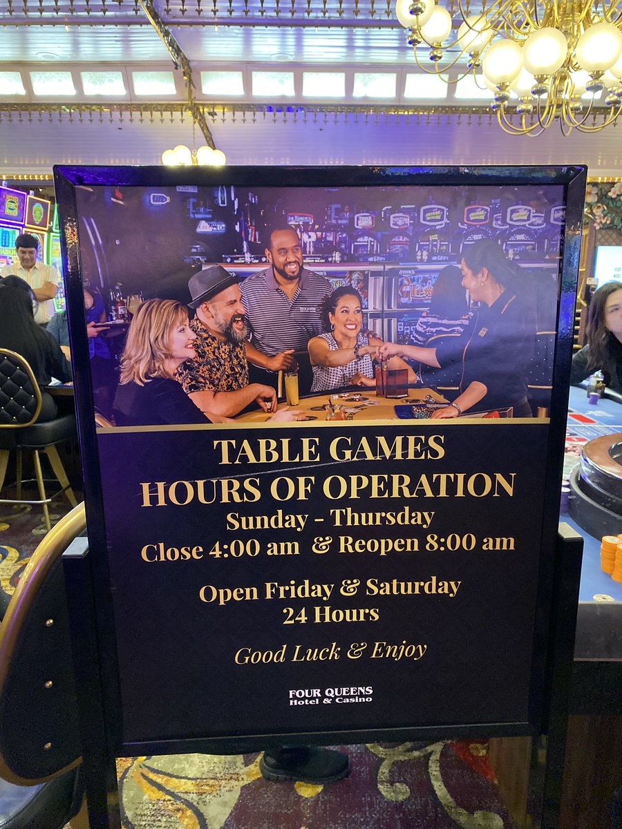 VitalVegas's tweet photo. What is even happening in Vegas right now? https://t.co/SoyV3tdOi0