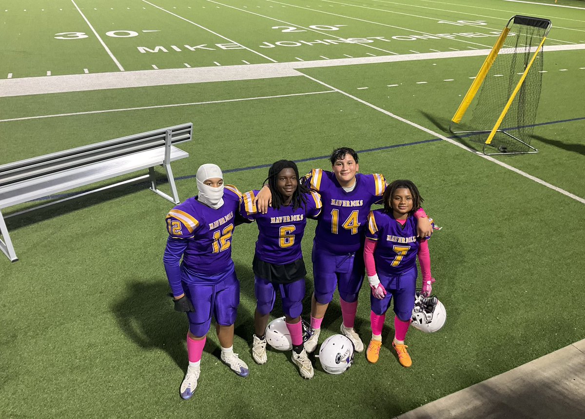 JDV_2010's tweet photo. My football brothers #Mavericks https://t.co/IJfGgz37OH