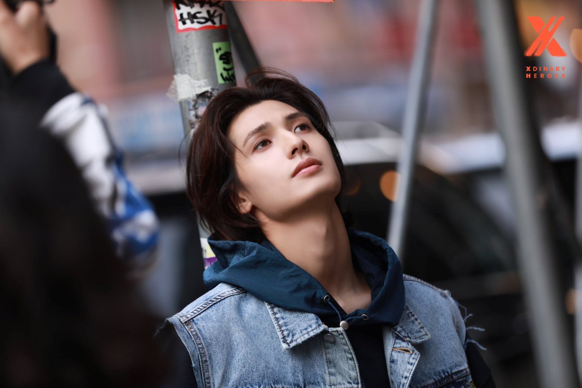 Xdinary Heroes(엑스디너리 히어로즈)
<LIVE and FALL>
Jacket Behind

#JunHan #준한
#주연 #Jooyeon

#XdinaryHeroes #엑스디너리히어로즈
#LIVE_and_FALL
#Night_before_the_end
#WE_ARE_ALL_HEROES