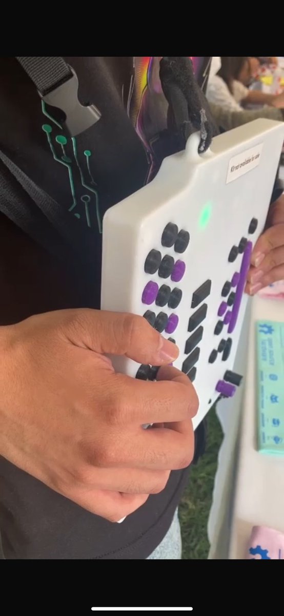 Makers are amazing :D

Very happy to have been able to attend <a href="/makerfairecdmx/">Maker Faire CDMX 🤖</a> 

Many amazing projects and talented people.

<a href="/electronicats/">Electronic Cats</a> as a hobbyist musician, I really want to see more about the accordion in the future 👀

@Cess__Lia <a href="/K_1000_E_1000/">K1000</a>