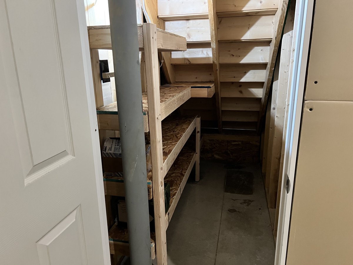 beatyc82's tweet photo. What would you put under the stairs? https://t.co/OOBShNdaH1