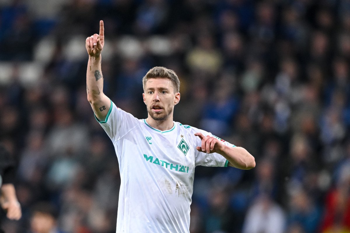 ActuFoot_'s tweet photo. 🚨 Mitchell Weiser va opter pour la sélection... algérienne ! 🇩🇿

À 30 ans, le latéral évoluant au Werder devrait jouer désormais pour l'Algérie et tient ses origines de sa maman.

(@DZfoot) https://t.co/vvzmGn5pXD