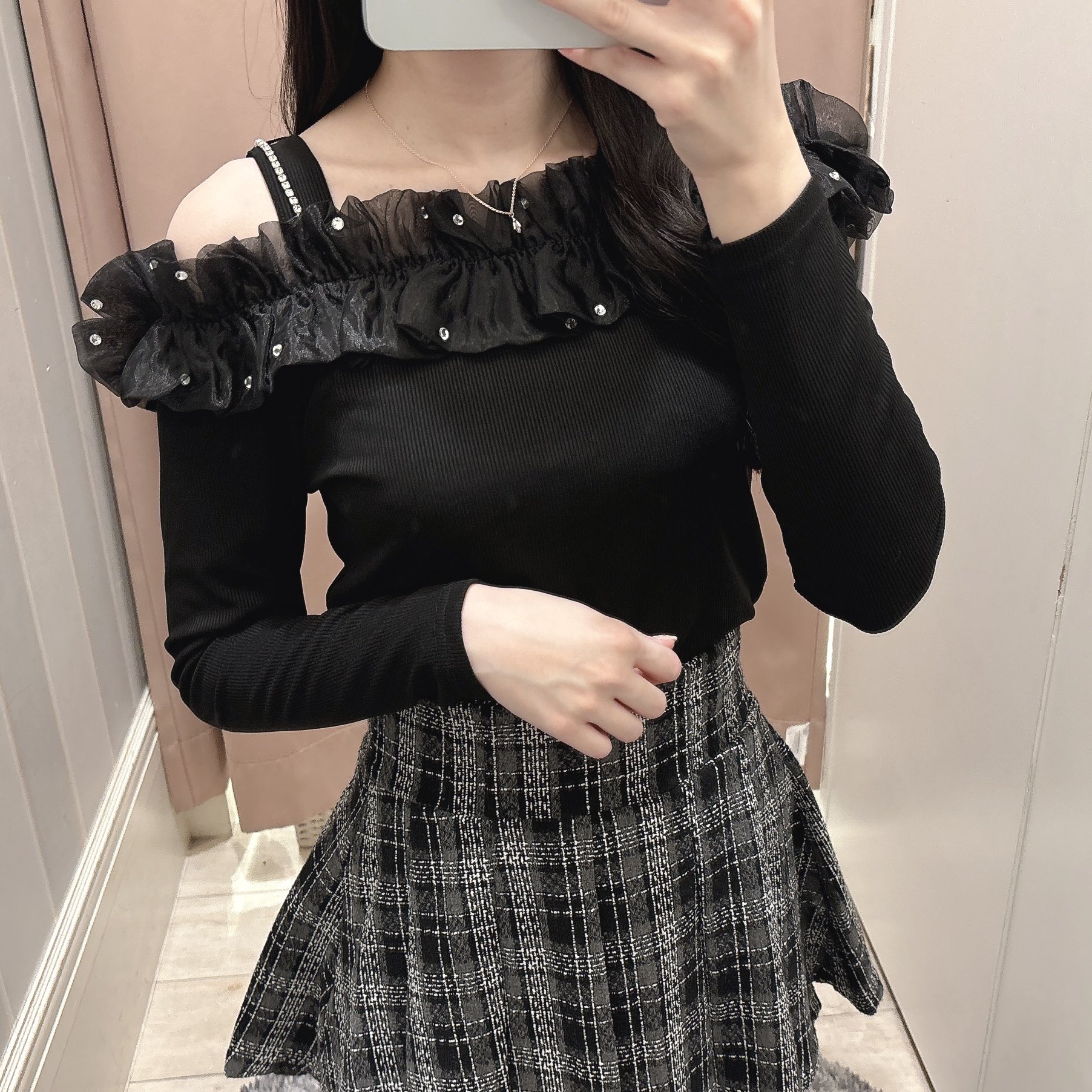 evelyn ビジューフリルオフショルOP evelyn ビジューフリルオフィショルOP ワンピース
