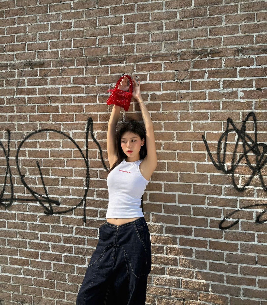 ShopSGLOKAL's tweet photo. Comfort is key, but style’s always locked in. 🔑 Check out our website now.

#CasualGoals #sglokal #outfitideas #casualwear #streetwear #summeroutfit #jeans #tanktop https://t.co/MLSHRsbTQq