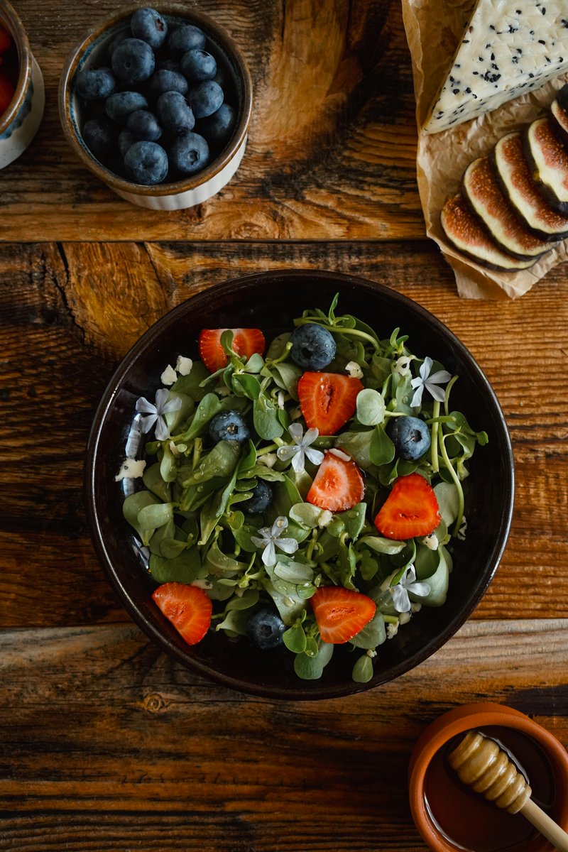 Una alimentación adecuada potencia el bienestar y la respuesta al tratamiento en pacientes oncológicos, brindando apoyo esencial durante cada etapa del proceso. ¡Descubre más sobre este enfoque integral! 👉 @SEOM seom.org/notas-prensa/2…