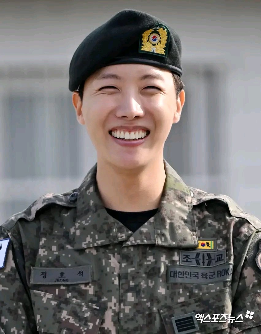 Lilyjmlvu's tweet photo. WELCOME BACK HOME MY Sunshine 🥺
#OurPieceOfPeacelsHere 
#HOBI_HOMECOMING https://t.co/5ZmUXgANnZ