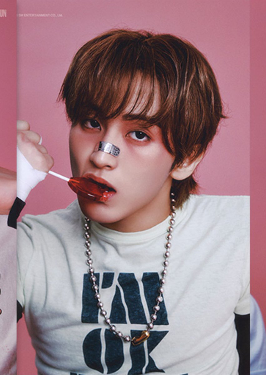8LEEMARK's tweet photo. 미친거야 https://t.co/r2j5kB0Z3k