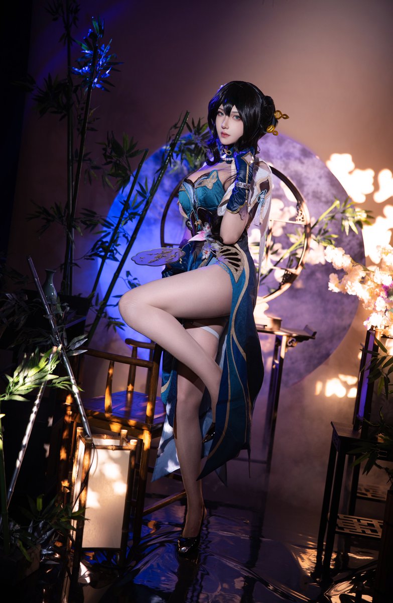 可爱在性感面前一文不值

#阮梅 #Ruanmei #HonkaiStarRail