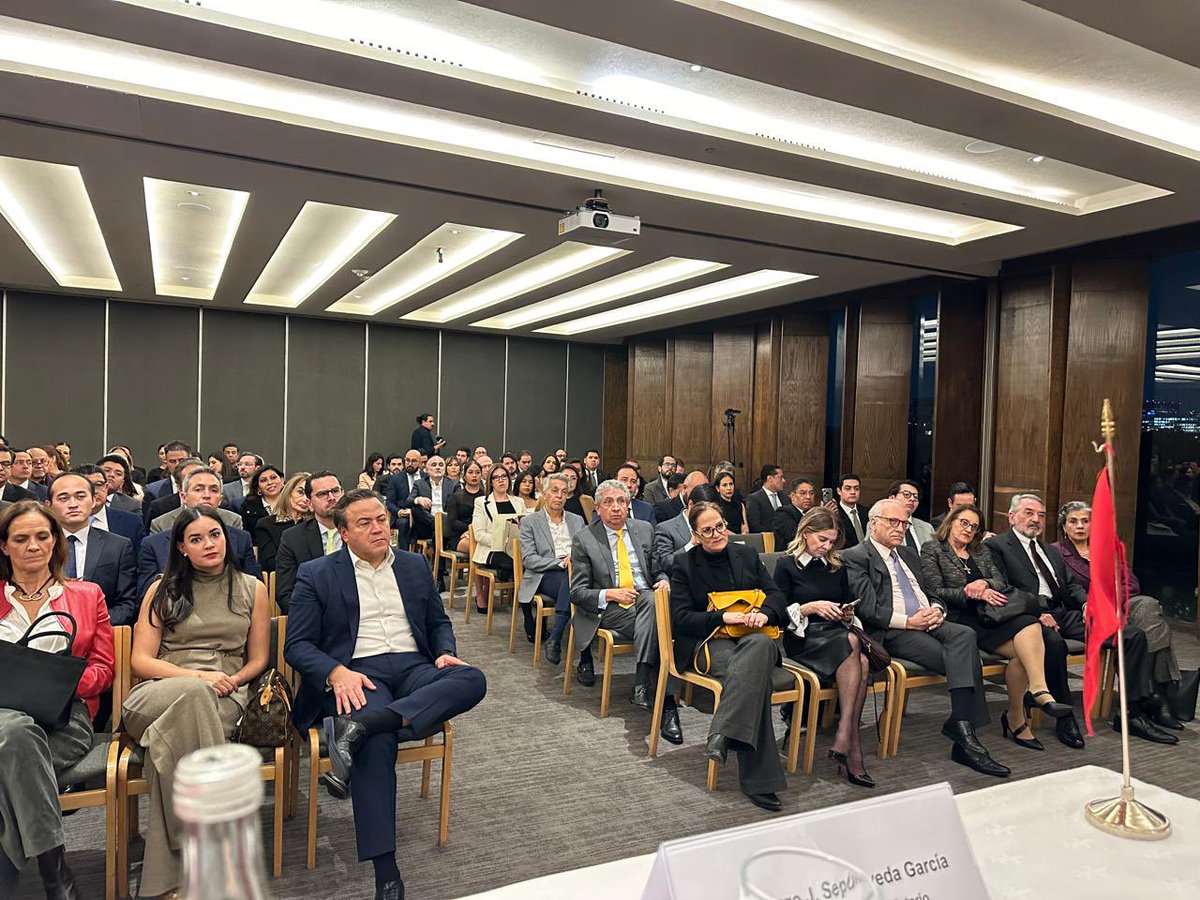 Bajo la presidencia del Mtro. <a href="/oleavabogado/">Víctor Oléa</a>, la <a href="/BMA_Abogados/">Barra Mexicana, Colegio de Abogados A.C.</a> celebró la última asamblea ordinaria de este 2024, en un ambiente de formalidad, reflexión y camaradería.