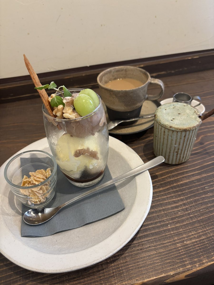 Chaaaaa_0213's tweet photo. カフェ巡りハマりそう☕*° https://t.co/4TRb0Matz2