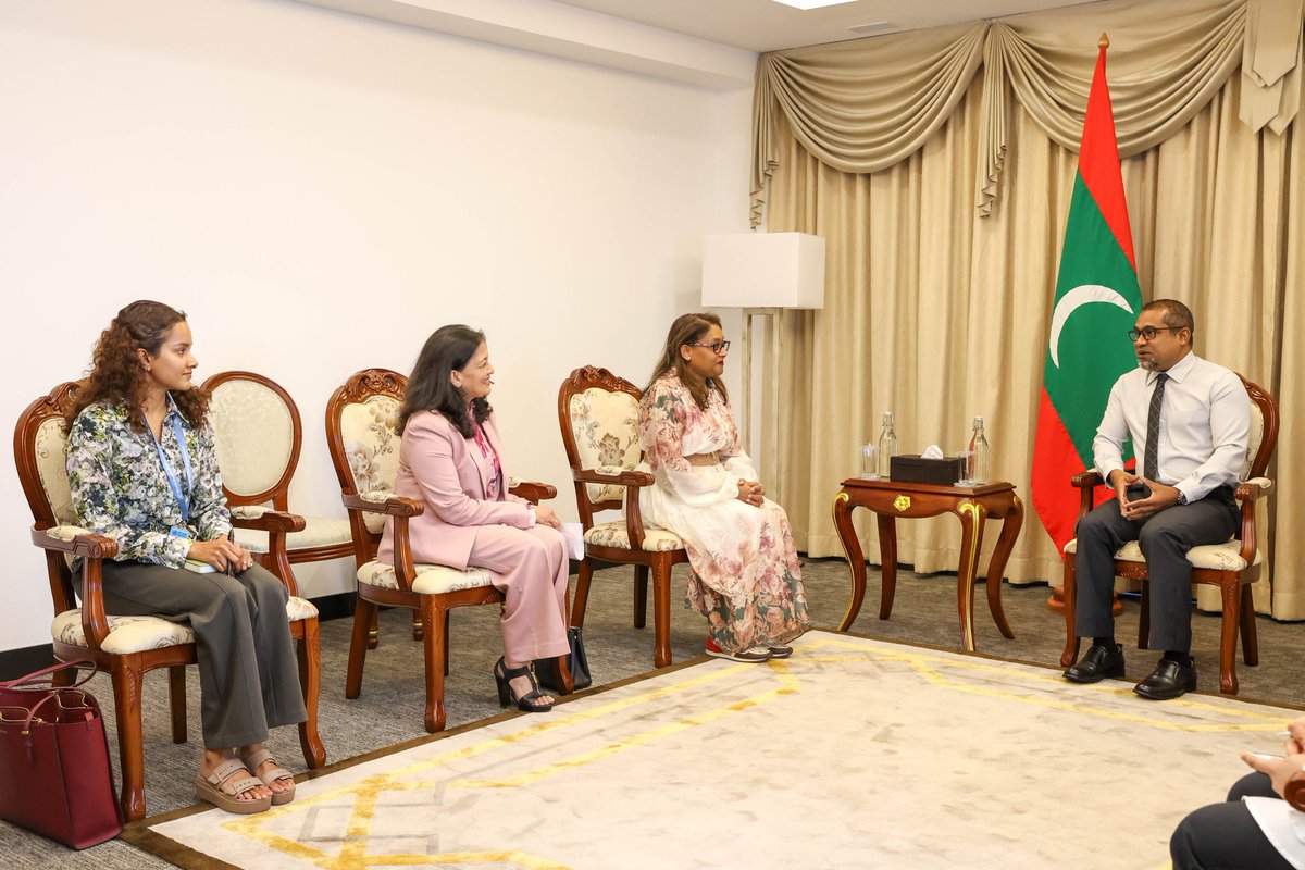 MoFAmv's tweet photo. Foreign Minister Dr @abkhaleel met with the @WHOSEARO Regional Director @drSaimaWazed today.

Discussions focused on exploring new avenues for collaboration to strengthen the health care delivery in the Maldives. https://t.co/EayxJQncYR
