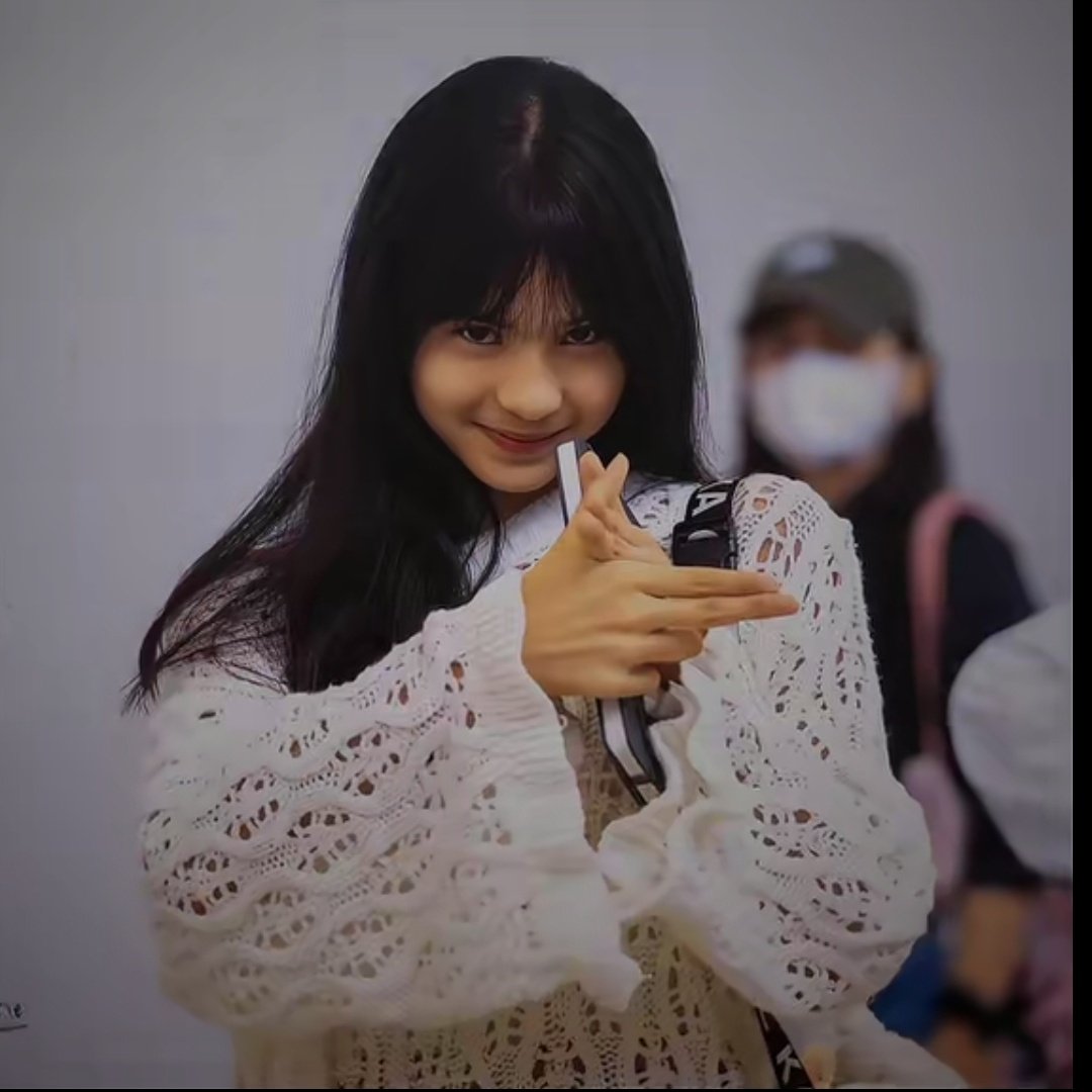 iynznx_'s tweet photo. piw piw, btw iyain aja deh mirip udah ya kan.... 
#jeketiselcaday
@JTrisha_JKT48 https://t.co/QUOoUv64bE