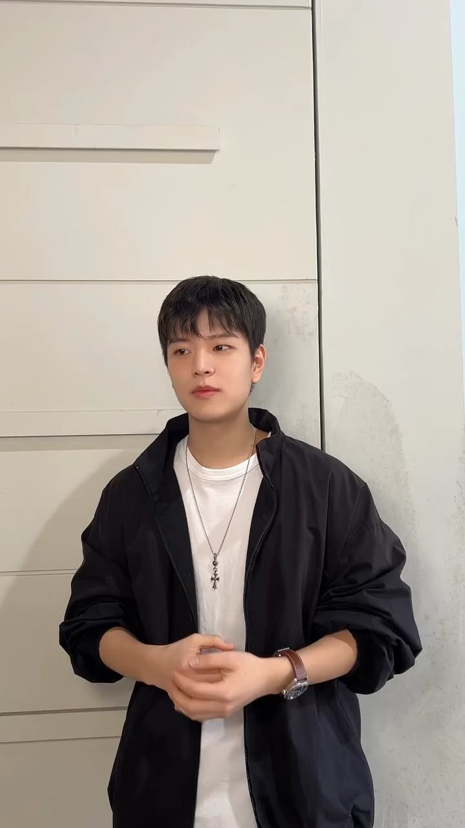 PT_KOREA's tweet photo. 241006 Stray Kids Seungmin doing a Challenge for Haewon's "Maru is a Puppy" OST
 
https://t.co/iBE1zMN30x
 
#NMIXX #엔믹스 https://t.co/nVFGjn7A31