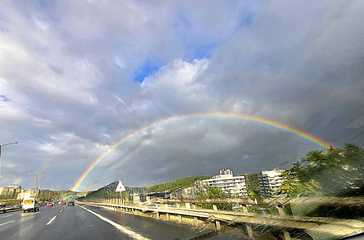 İstanbul da sabH güzelliği #Perşembe #İstanbul #Gökkuşağı #rainbow