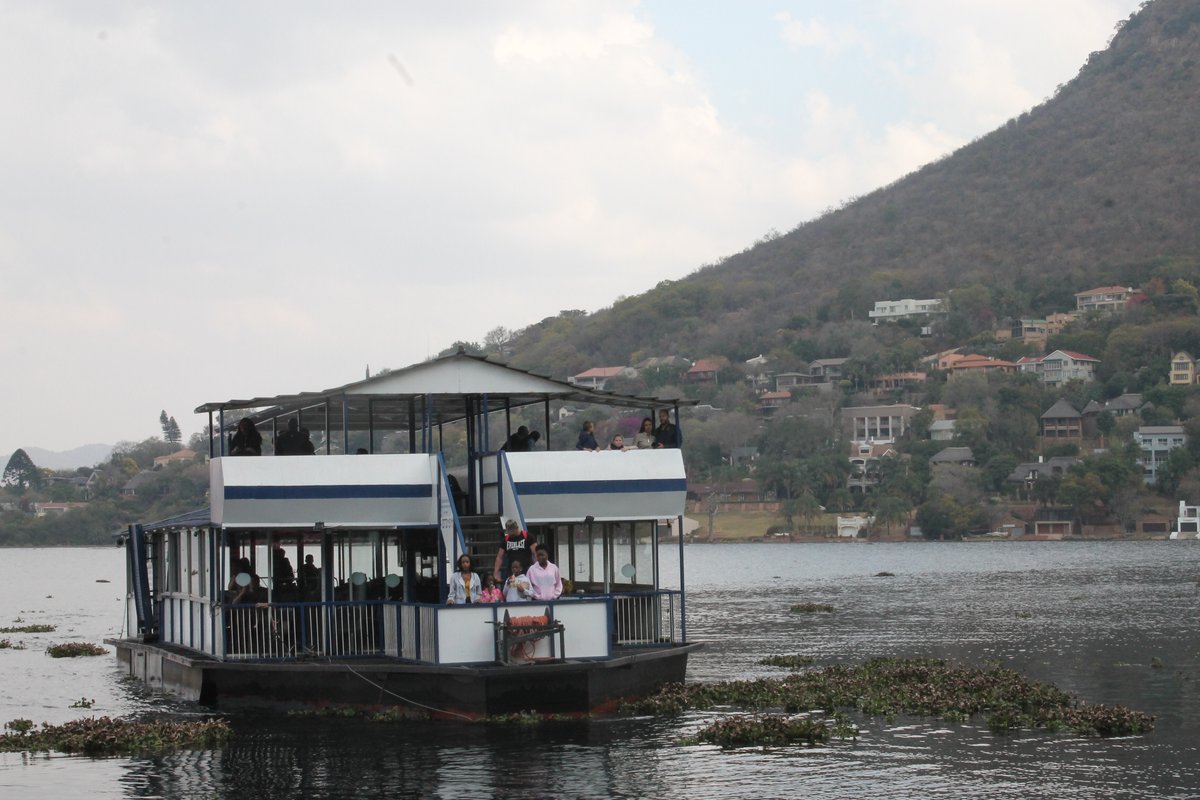 Frenchtouropera's tweet photo. A range of #holiday options: Choose one, or mix and match to create a unique getaway. Something for everyone, you decide on the length of your holiday and, by combining #packages, can extend your stay to incorporate whatever you choose #travel #southafricatravel #traveltosa https://t.co/TOlaxCPgzQ