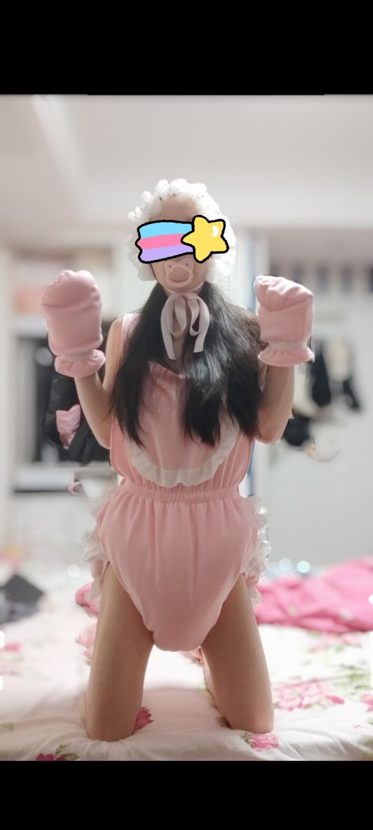 FFFetsy's tweet photo. baby suit 🥵 https://t.co/NSsuffYRf6
