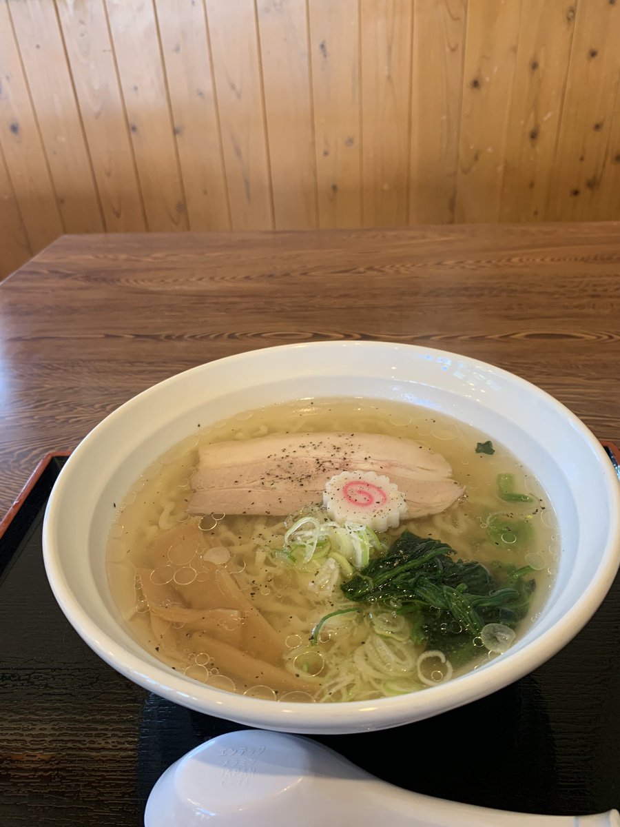 NH16401759's tweet photo. お昼は道の駅で山塩ラーメン、デザートに山塩ソフト、旨し‼️ https://t.co/tG5BvmA9CZ