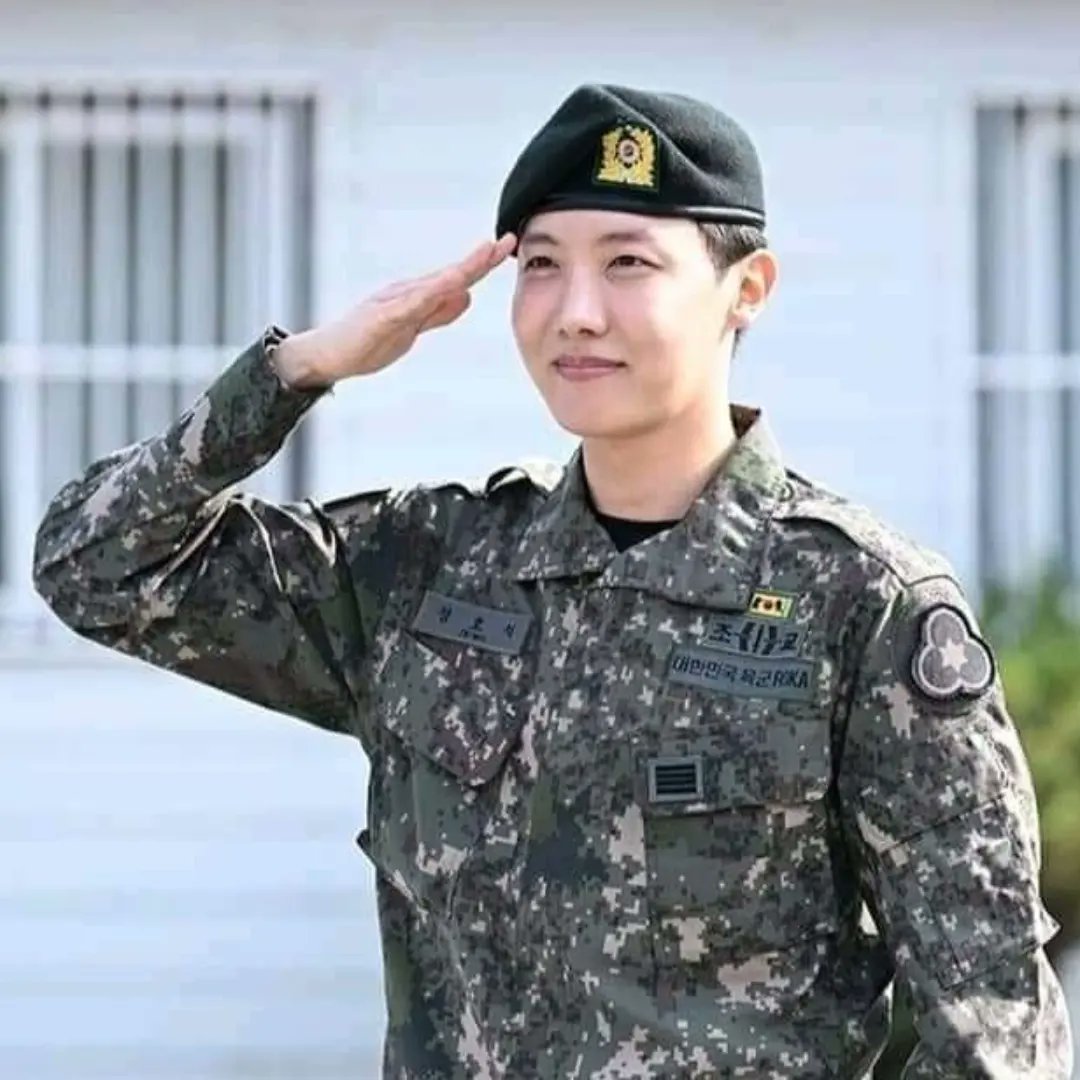 1925Tonet's tweet photo. Welcome back Hobi and congratulations!!! 💜🌞
#방탄소년단
#jhope #hobi #BTS #btsarmy #btsmilitary https://t.co/dZfPPBJXpp