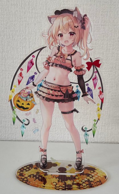 ハロウィンフランちゃんアクスタの写真印刷所からいただきました!めちゃくちゃ良い感じです✨️ 秋例大祭に持ち込みます。配置す14ab「Gaff」で置いて貰うので是非きてくださいー 