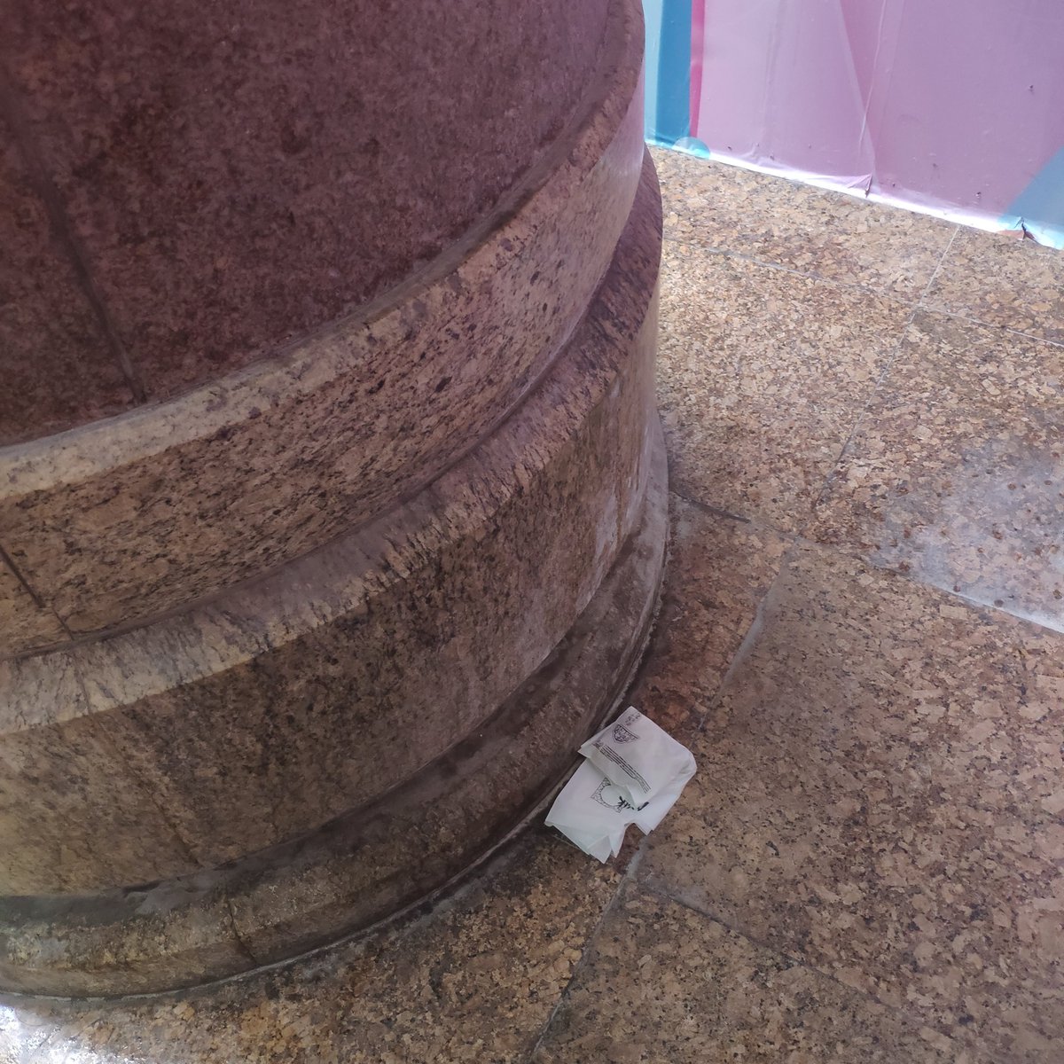 内裤已经打包好咯，是茶颜奶茶袋子装的。放在标记位置了
如果是推友拿到记得评论返图噢~ https://t.co/j7nhsXnyL0