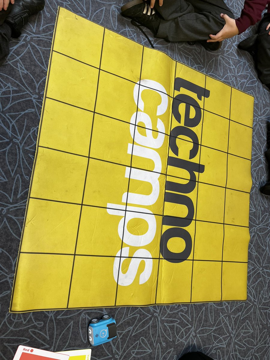 Y dosbarth derbyn wedi cael modd i fyw yn y sesiwn <a href="/Technocamps_BU/">Technocamps Bangor</a>  bnawn ddoe. Diolch i Alex am
bnawn difyr iawn.