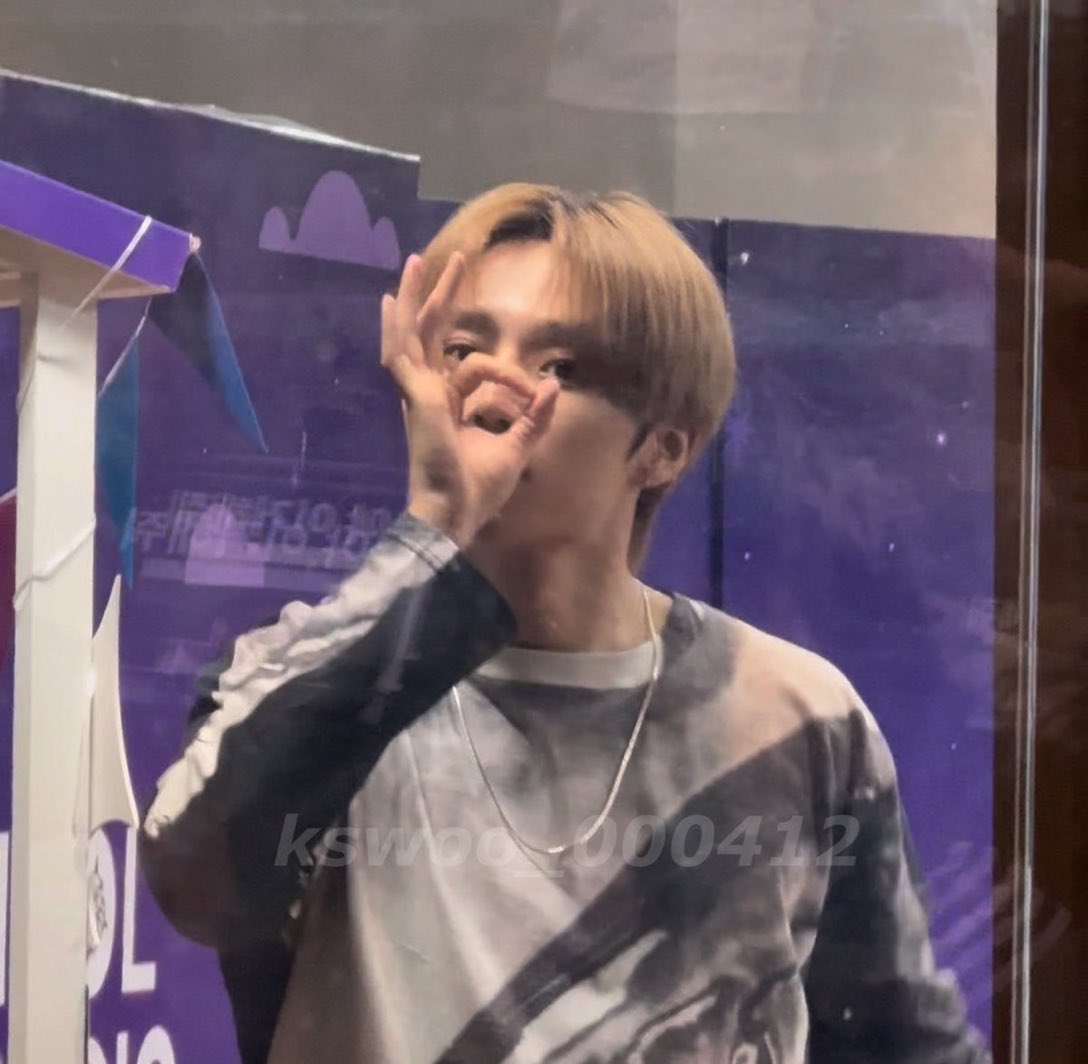 หลิน (@sunwoodaisyx) on Twitter photo 