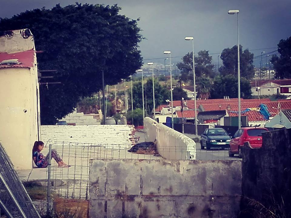 Paco_Guzman_'s tweet photo. Cerquita nuestra tenemos la barriada de los #Asperones, una fábrica de pobreza y exclusión social, que perpetua en sus habitantes condiciones de desigualdad desde 1987. Y es porque la pobreza se hereda, y en los Asperones todos son potenciales herederos
#17octubre @pobrezacero https://t.co/8QRxTmfaeI