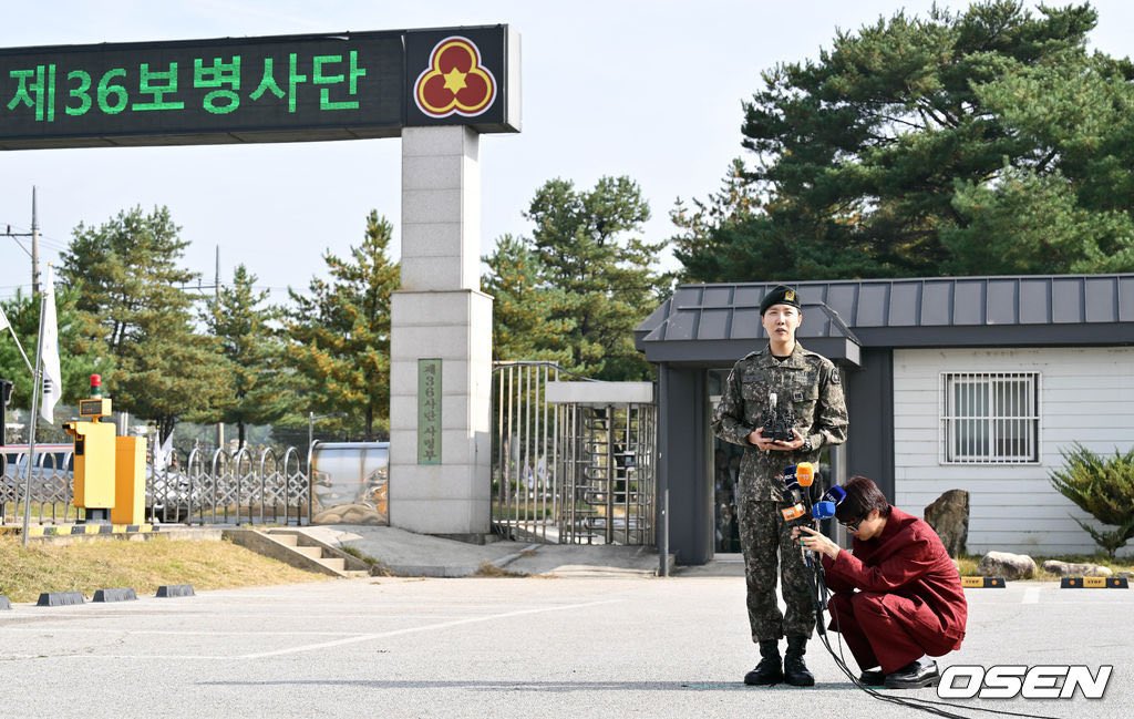 sogeum_army's tweet photo. 친구들이 계속 합성이냐고 물어봄ㅜㅋㅋ https://t.co/5fGncGvVs3
