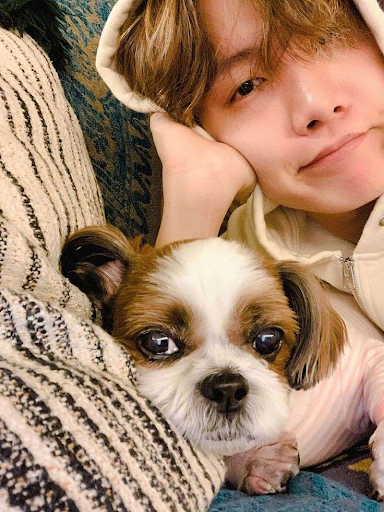 ARMYFRANCE_'s tweet photo. [@BTS_twt x #HobIsBack]

C’est le grand jour Baguettes ARMYs !🌈🌞

Suite au sondage de la semaine dernière, vous avez choisi de faire monter ‘Neuron’ sur le classement iTunes pour fêter le retour de J-Hope🔥

Aujourd’hui est un jour festif 🥳 Notre admin #M sera également sur Stationhead à partir de 20h pour célébrer ce moment !