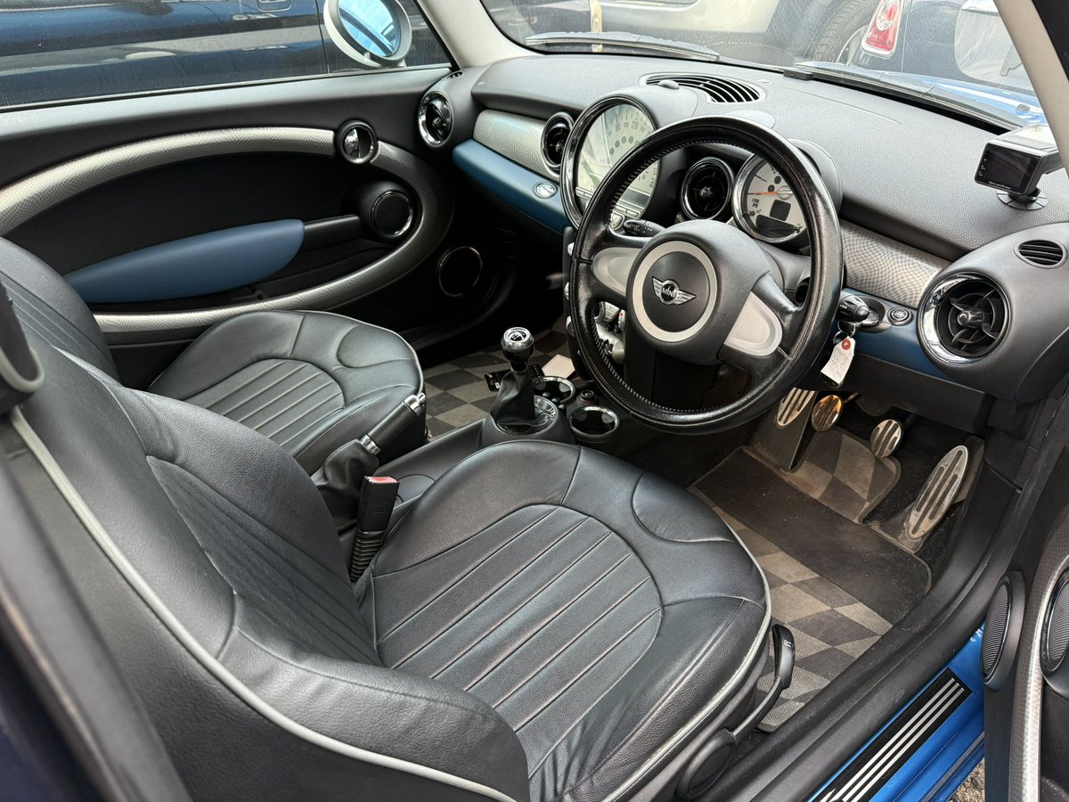 akabane_car's tweet image. 🚗解体車・パーツ取り車🚙

R56 MINI 3DOOR COOPER S
ミニクーパー　MT車

解体車引取のご用命ありがとうございました🙇‍♂️

#r56 #mini #ミニクーパー #解体車 #赤羽カースチール