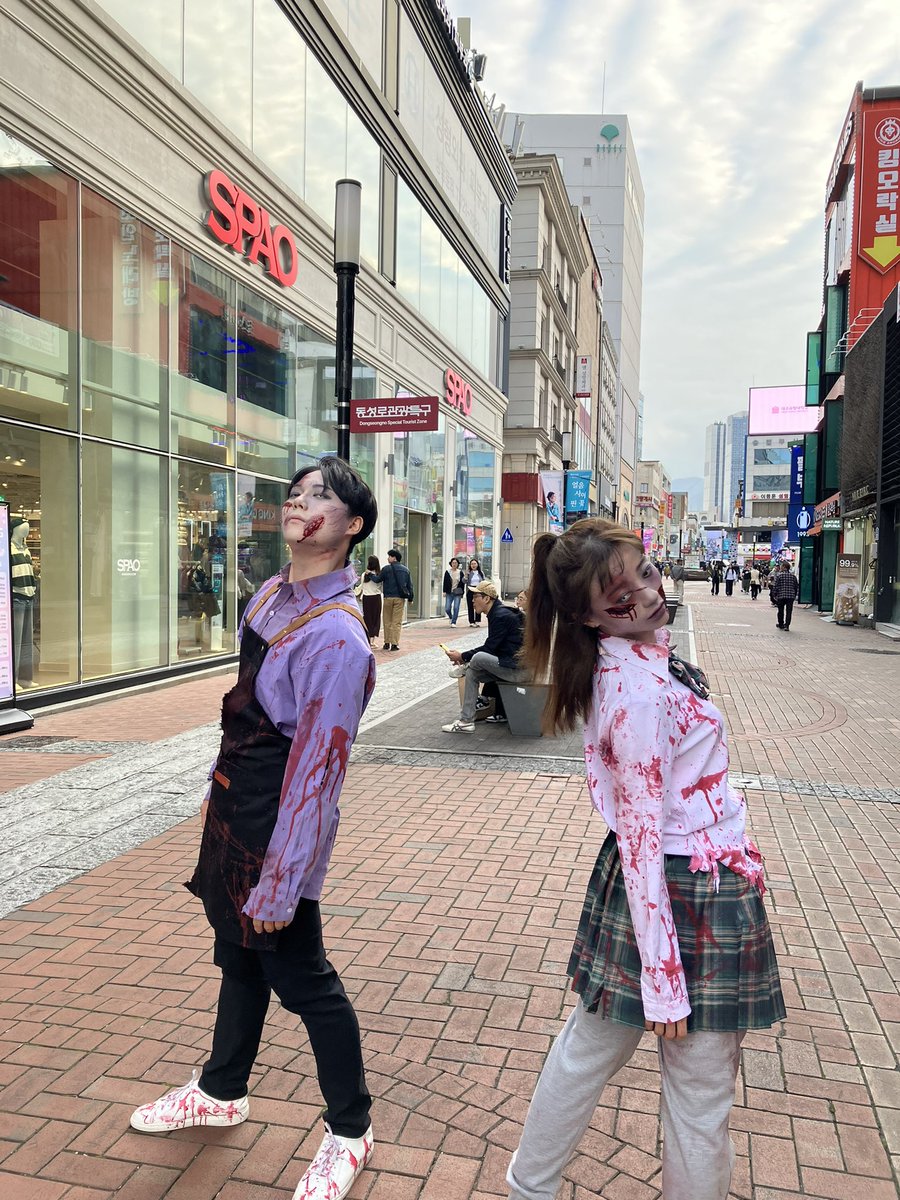 eworld_daegu's tweet photo. 여기어디게 ? #대구 #좀비 출몰 https://t.co/u6hXSqWEe6