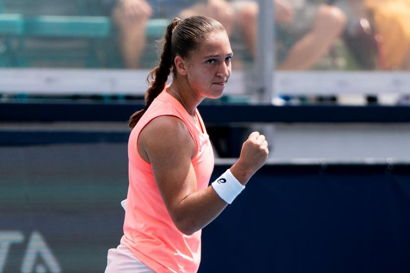 La Française Diane Parry s'est qualifiée pour les quarts de finale du tournoi d'Osaka, au Japon, grâce à sa victoire sur la Belge Greet Minnan (6-4, 6-2). lequipe.fr/Tennis/Actuali…