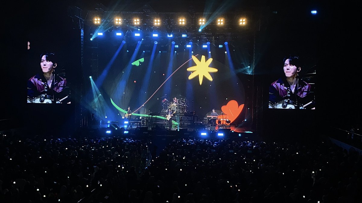 drableyou's tweet photo. THANK YOU DAY6 FOR THIS BEAUTIFUL MEMORY 🍀

see you next time!

#DAY6_3RD_WORLDTOUR #DAY6inSBY #FOREVERYOUNGINSURABAYA https://t.co/ZVh86YOAuU