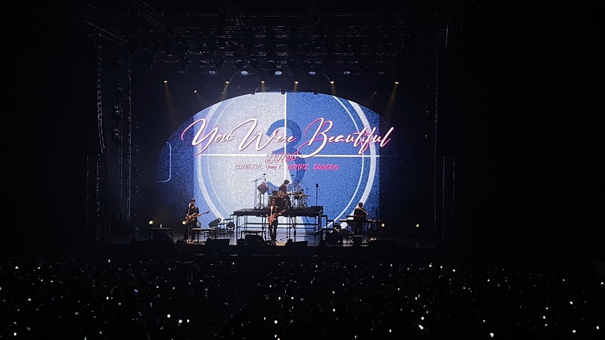 drableyou's tweet photo. THANK YOU DAY6 FOR THIS BEAUTIFUL MEMORY 🍀

see you next time!

#DAY6_3RD_WORLDTOUR #DAY6inSBY #FOREVERYOUNGINSURABAYA https://t.co/ZVh86YOAuU