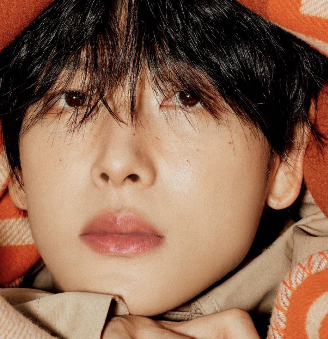 swan_12x1's tweet photo. 임시완 싱글즈 11월호 커버🍁

'FAR FROM DULL'
소년과 남자, 순수와 데카당스.
가을의 전원적인 풍경에서 더욱 짙어지는 임시완이란 색채. <싱글즈>가 담은 가을의 시완을 음미해 보세요.🍁 https://t.co/sVH6ZQzXsf