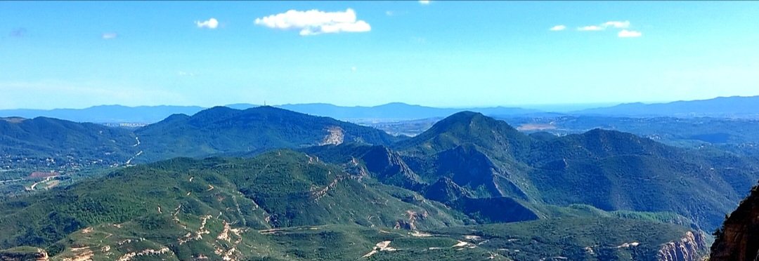 Karme00's tweet photo. @PanoPhotos #Countrysid
View from #Montserrat. Day 4 https://t.co/wjl1BmYkO8