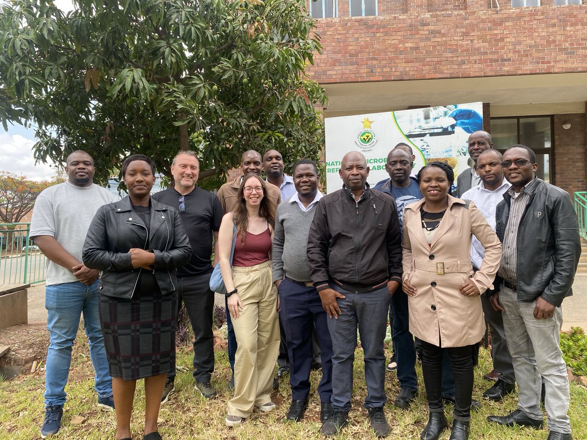 HlanaiG's tweet photo. Thank you Dave Baker@tweakyaustin#CoronaHiT @NMRL  Harare Zimbabwe and ⁦@QIBSequencing⁩⁦@tapfumamashe⁩ for organising organising and coordinating #Capacitybuilding#nanopore training https://t.co/A9by9xtGKp