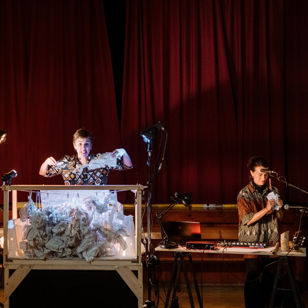 Veniu a #LaPuntual per fer possible l'impossible al 19è FESTIVAL INTERNACIONAL DE PUTXINEL·LIS amb l'IMPOSSIBLE? de Cia. Frovbia:
18, 19 i 20 d’octubre.
Info i entrades: lapuntual.info
#FestivalLaPuntual #impossible #CiaFrovbia #FestivalTitelles #mediambient #cultura