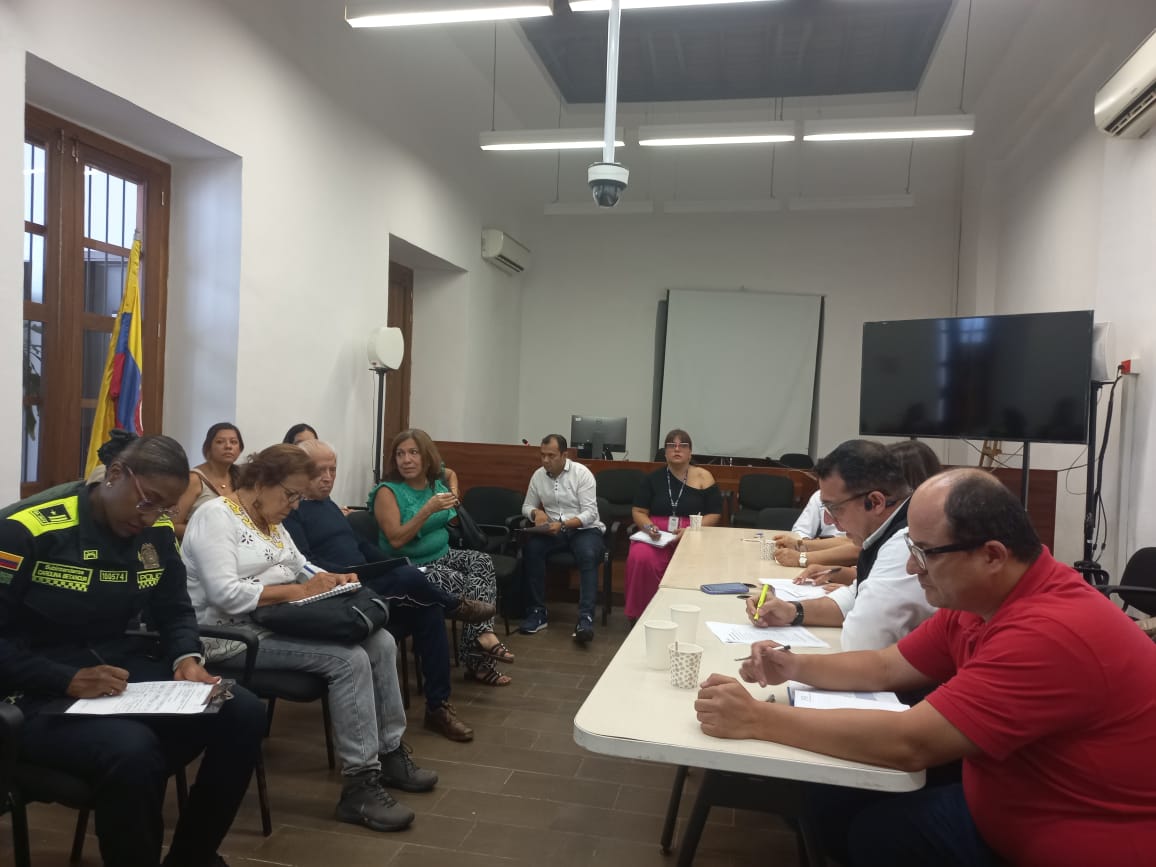 DefenderLiberta's tweet photo. #MesaDeSeguimiento 

📣 Ayer participamos en la Mesa de Coordinacion del Decreto 0211 de la Alcaldía de 📍Bucaramanga por la marcha en defensa del Páramo de Santurban; y en la Mesa Ordinaria del Decreto 053 del Protocolo de Protesta Social en 📍Bogotá. 

#ProtestarEsUnDerecho https://t.co/BwBlu4s1ok
