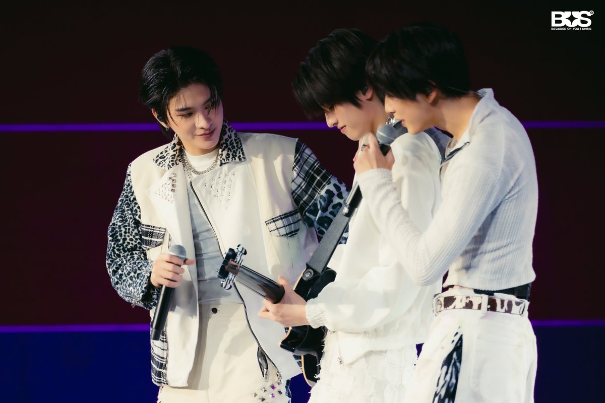 ภาพบรรยากาศรอบหาดใหญ่ของ
Knock Knock Knock :
BUS 1st THAILAND FANCON TOUR

พวกเราขอบคุณทุกคนที่มาสนุกไปทุก ๆ โชว์ของพวกเราในรอบหาดใหญ่นะค้าบบ ✨ #7

#BUS_KnockKnockKnock_HatYai
#BUS1stFANCON_KnockKnockKnock
#BUSbecauseofyouishine